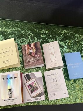 Assorted Fragrance Sample Card Lot — Multi-Brand Scents